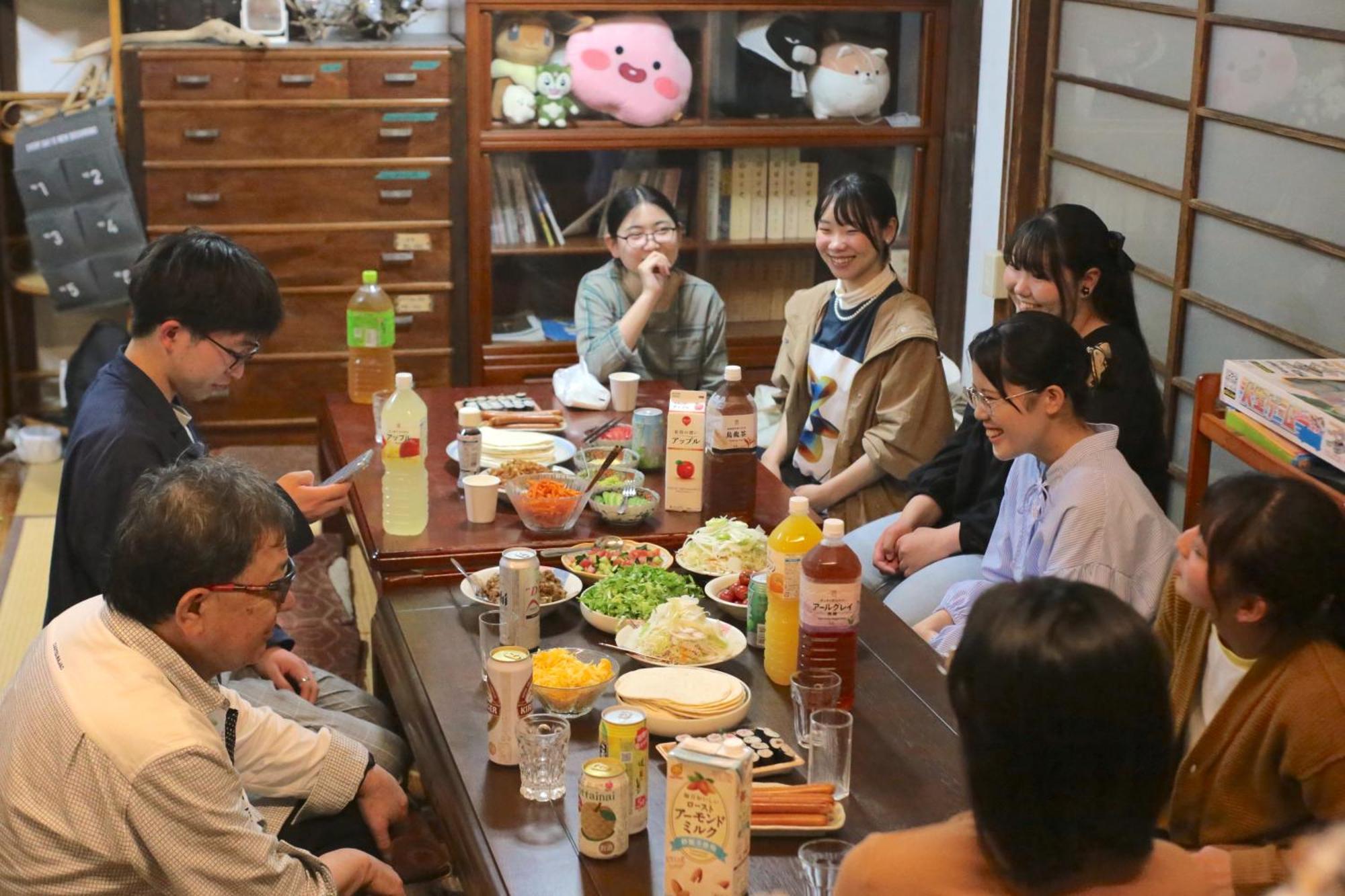 Guest House Yukari Tsuru Buitenkant foto